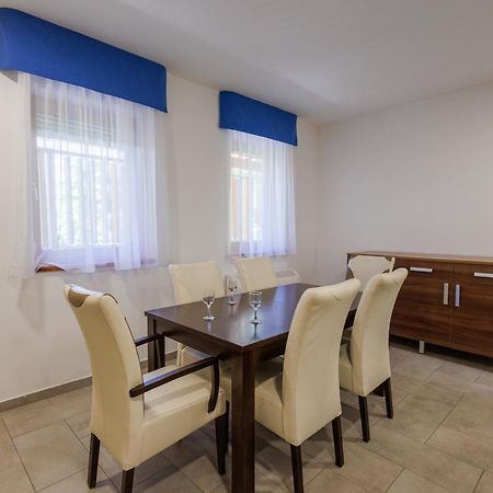 Jacht Apartmanok Balatonfured Exterior photo